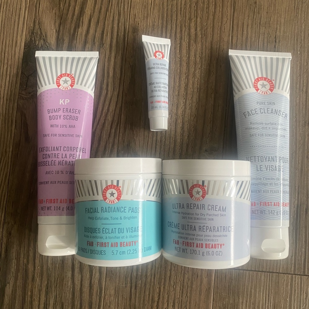NEW! First aid beauty kit